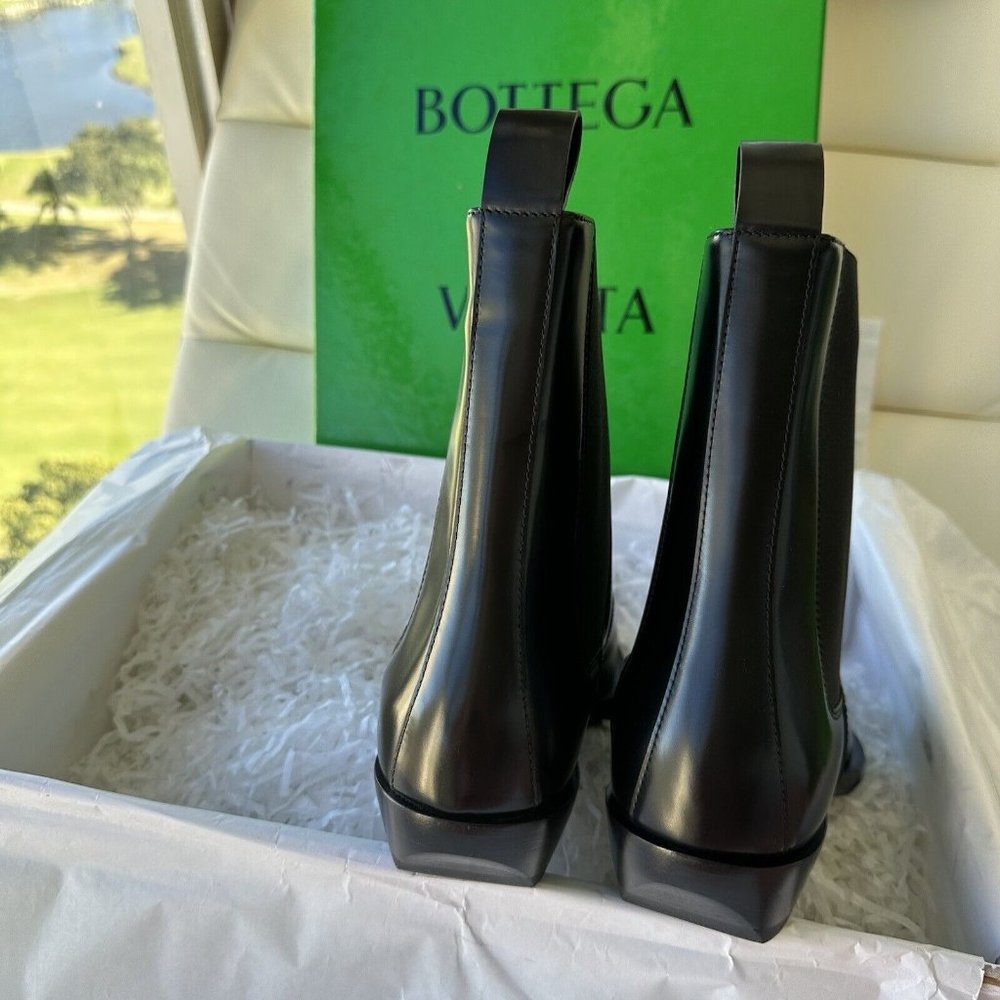 NEW BOTTEGA VENETA Black Chisel Chelsea Boots SZ 42 MSRP $1390 - Picture 8 of 12